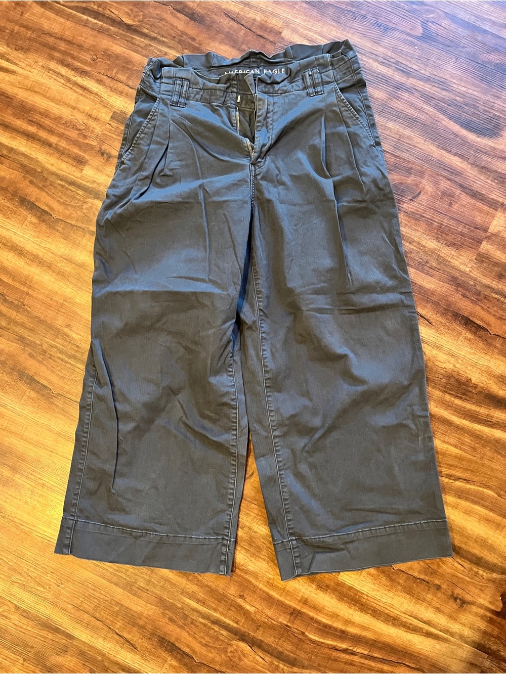 American Eagle Outfitters women’s navy Wide-Leg paper bag pants. SZ 6. NWOT